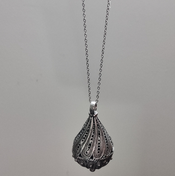 Vintage Silver Filigree Lantern Shaped Pendant Ambergris Amulet Necklace - Picture 13 of 16